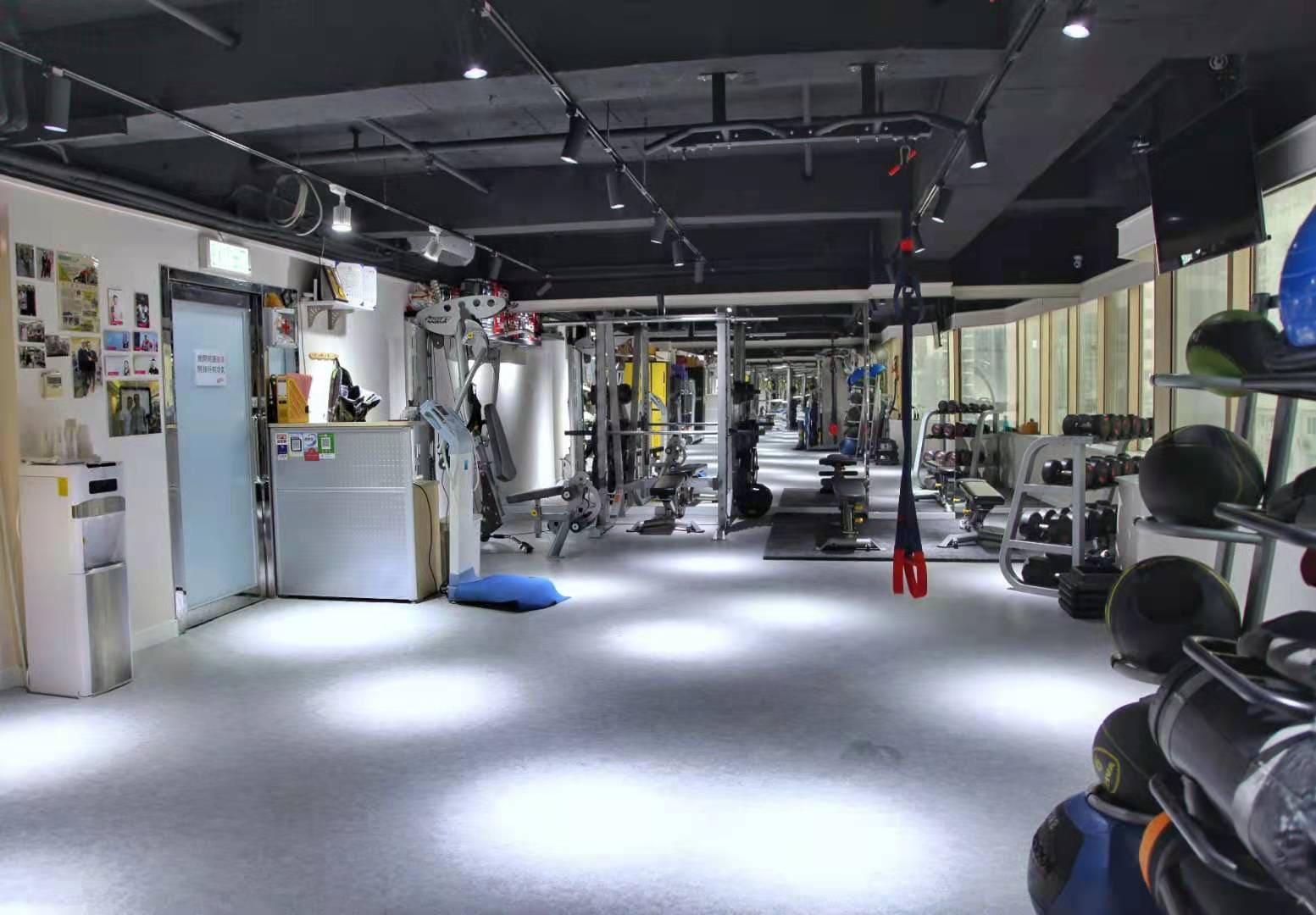 gym room 